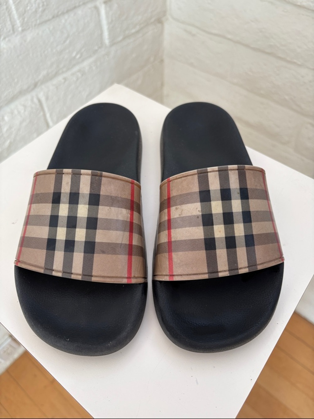 Women’s Burberry Plaid Slide Sandals in Beige and Black